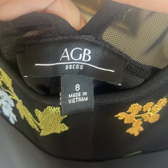 Brand New AGB Black Sheath Dress Mesh Bell Sleeves w/ Embroidered Flowers Floral - Picture 14 of 15